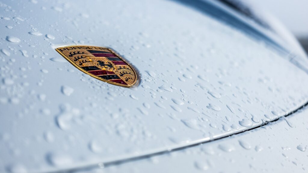 cold, car, automobile-3378044.jpg